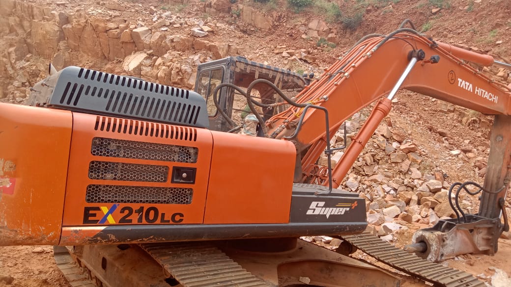 TATA 210LC Excavator (2022) photo 2